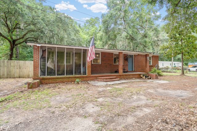 8 Billy Hill Road, Beaufort, SC 29906