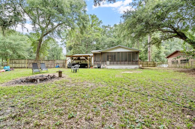 8 Billy Hill Road, Beaufort, SC 29906