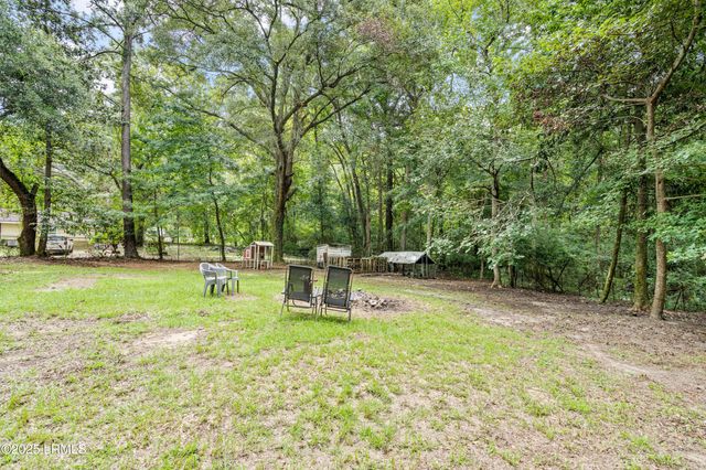 8 Billy Hill Road, Beaufort, SC 29906