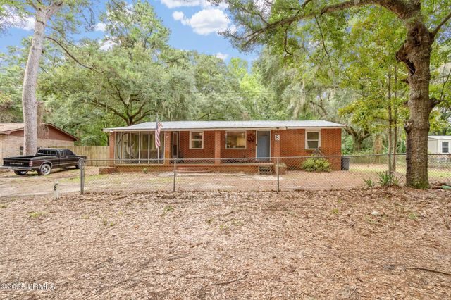 8 Billy Hill Road, Beaufort, SC 29906