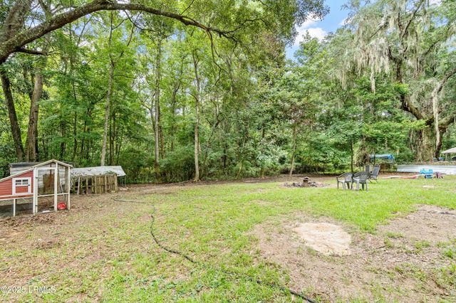 8 Billy Hill Road, Beaufort, SC 29906