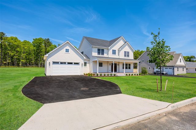 5 Jersey Avenue, Miller Place, NY 11764