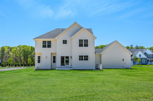5 Jersey Avenue, Miller Place, NY 11764