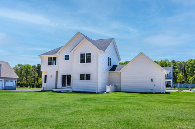 5 Jersey Avenue, Miller Place, NY 11764
