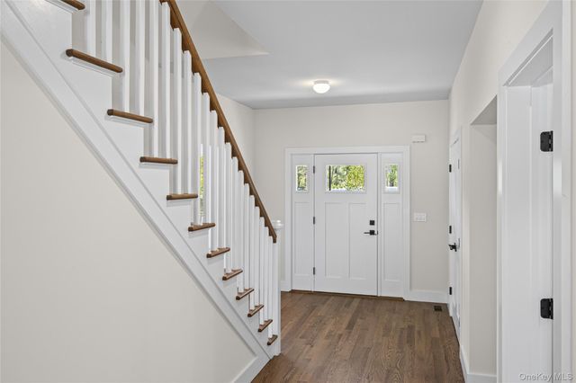 5 Jersey Avenue, Miller Place, NY 11764