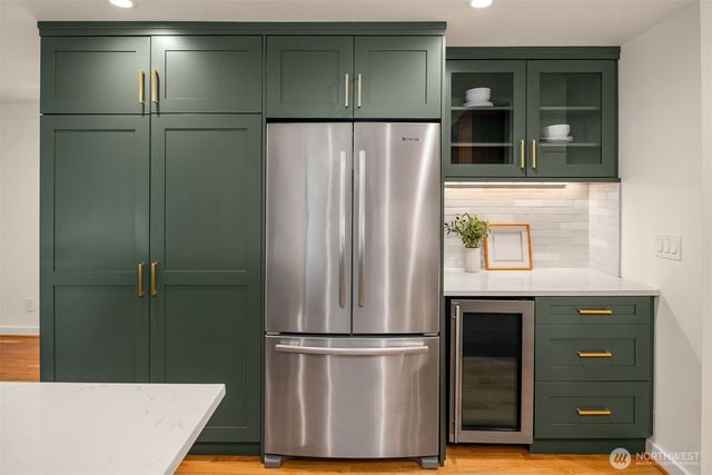 10044 Slater Avenue NE, Kirkland, WA 98033