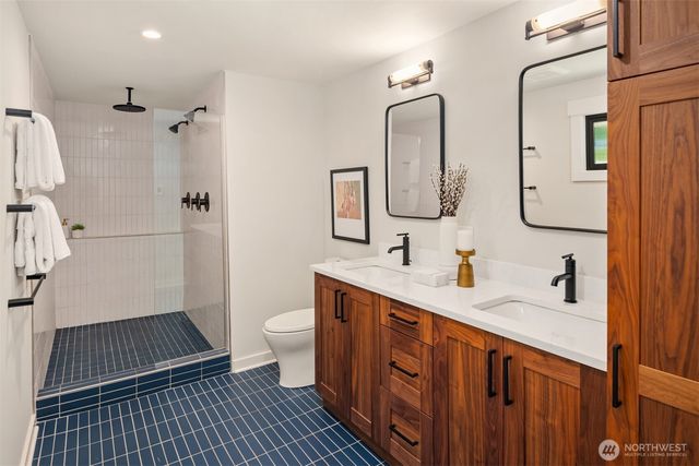 10044 Slater Avenue NE, Kirkland, WA 98033