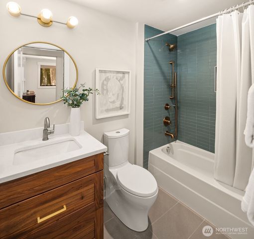 10044 Slater Avenue NE, Kirkland, WA 98033