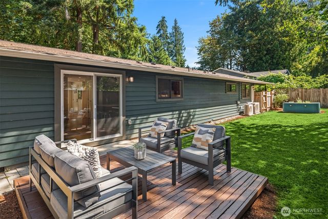 10044 Slater Avenue NE, Kirkland, WA 98033