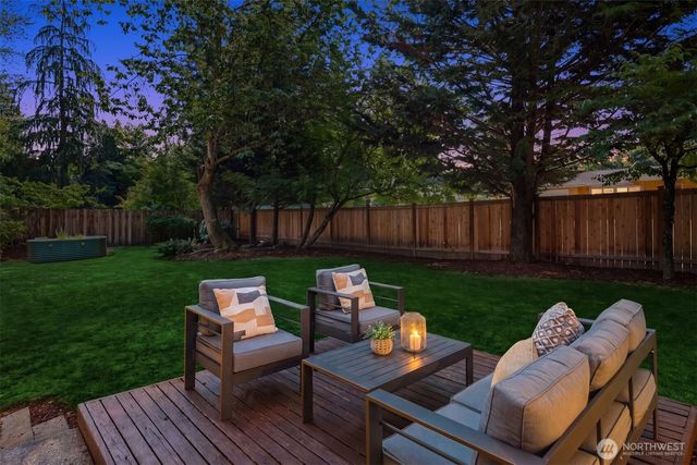 10044 Slater Avenue NE, Kirkland, WA 98033