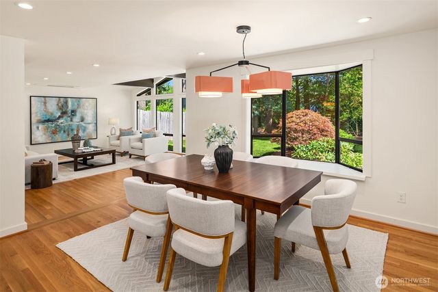 10044 Slater Avenue NE, Kirkland, WA 98033
