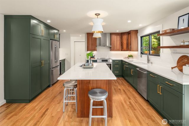 10044 Slater Avenue NE, Kirkland, WA 98033