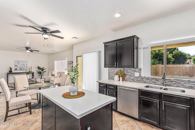 4131 E CULLUMBER Court, Gilbert, AZ 85234