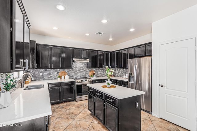 4131 E CULLUMBER Court, Gilbert, AZ 85234