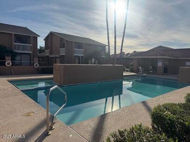 2838 E TRACY Lane 3, Phoenix, AZ 85032