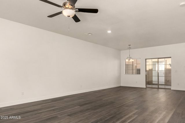 2838 E TRACY Lane 3, Phoenix, AZ 85032