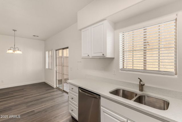 2838 E TRACY Lane 3, Phoenix, AZ 85032