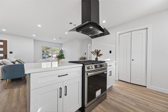 6621 Jason Street, Houston, TX 77074