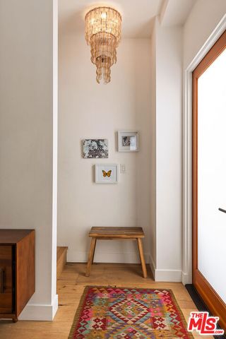 860 S Wilton Place, Los Angeles, CA 90005