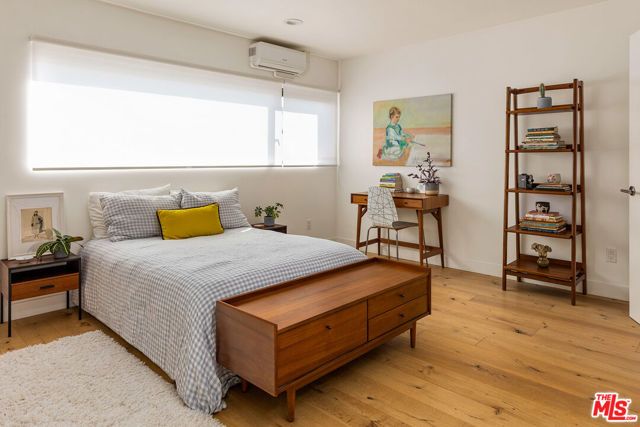 860 S Wilton Place, Los Angeles, CA 90005