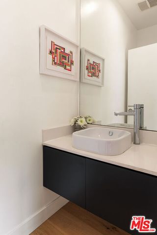860 S Wilton Place, Los Angeles, CA 90005
