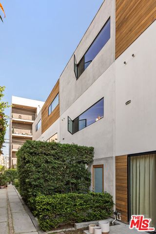 860 S Wilton Place, Los Angeles, CA 90005