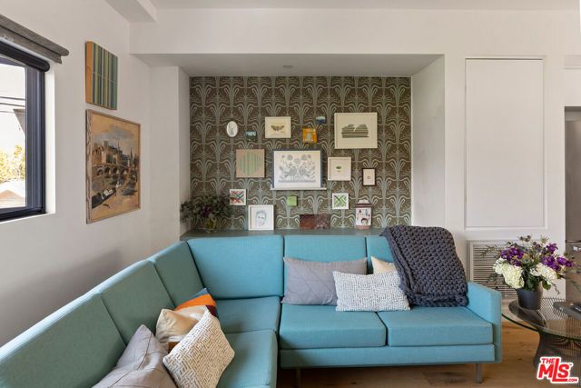 860 S Wilton Place, Los Angeles, CA 90005