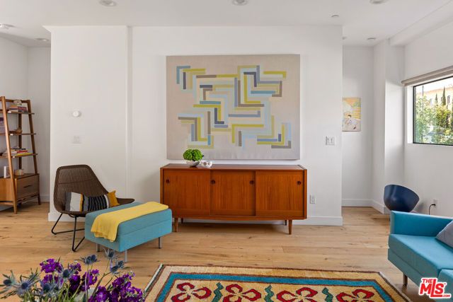 860 S Wilton Place, Los Angeles, CA 90005