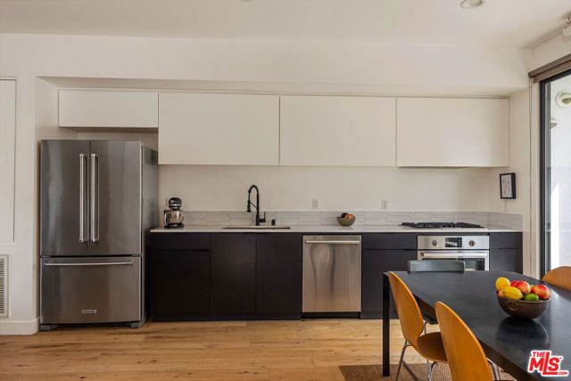 860 S Wilton Place, Los Angeles, CA 90005