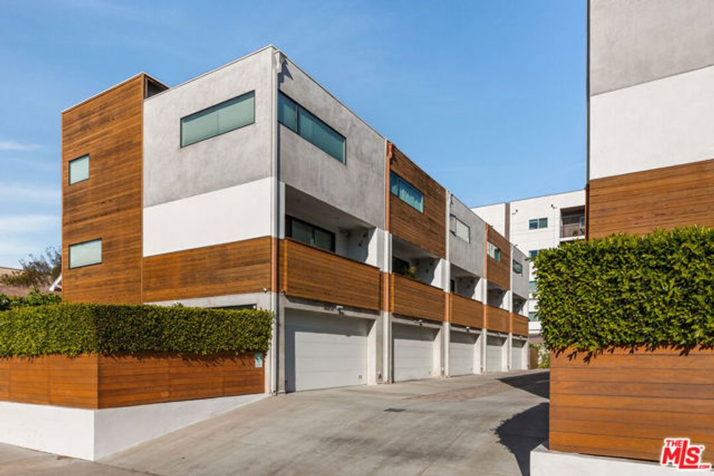 860 S Wilton Place, Los Angeles, CA 90005