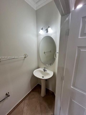 5762 Hampton 5762, Tamarac, FL 33321