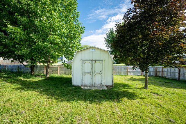 10194 Buell Drive, Avon, IN 46123