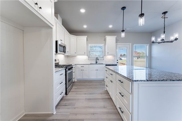 2312 John W Montgomery Circle, Pea Ridge, AR 72751