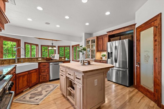 N69W34498 Oconomowoc ROAD, Oconomowoc, WI 53066
