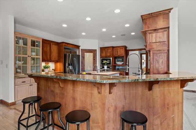 N69W34498 Oconomowoc ROAD, Oconomowoc, WI 53066