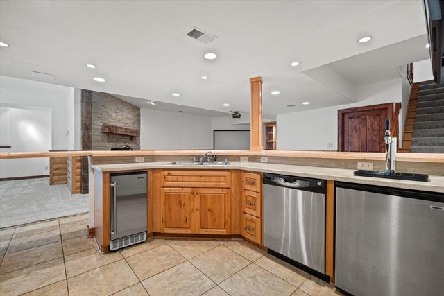 N69W34498 Oconomowoc ROAD, Oconomowoc, WI 53066