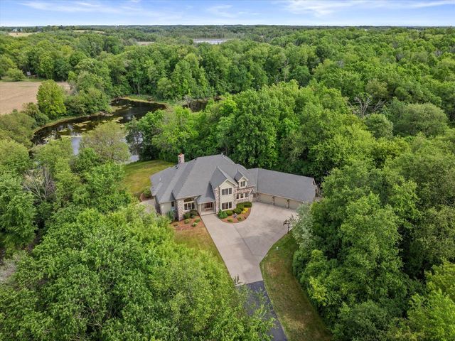 N69W34498 Oconomowoc ROAD, Oconomowoc, WI 53066