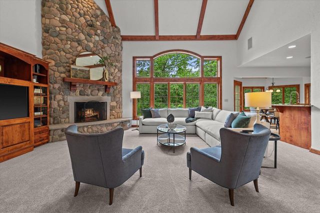 N69W34498 Oconomowoc ROAD, Oconomowoc, WI 53066