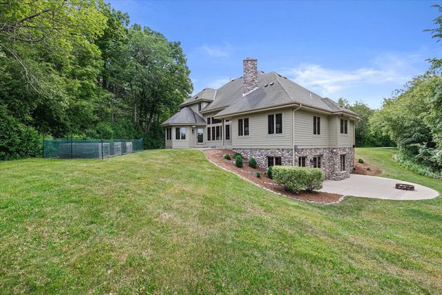 N69W34498 Oconomowoc ROAD, Oconomowoc, WI 53066