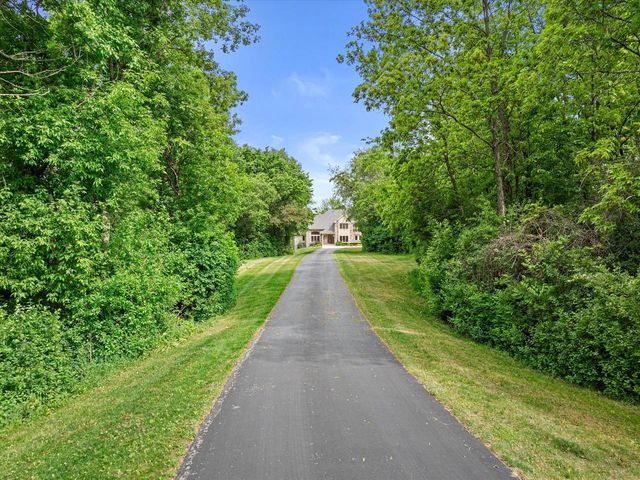 N69W34498 Oconomowoc ROAD, Oconomowoc, WI 53066