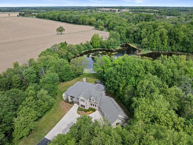 N69W34498 Oconomowoc ROAD, Oconomowoc, WI 53066