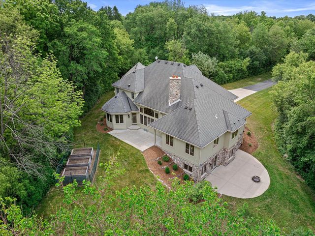 N69W34498 Oconomowoc ROAD, Oconomowoc, WI 53066