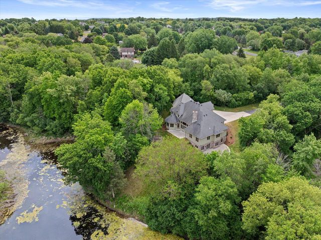 N69W34498 Oconomowoc ROAD, Oconomowoc, WI 53066