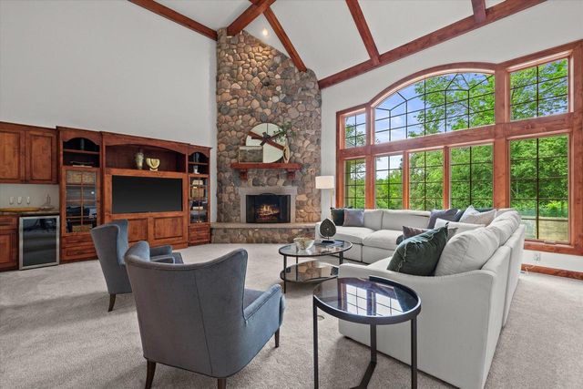 N69W34498 Oconomowoc ROAD, Oconomowoc, WI 53066