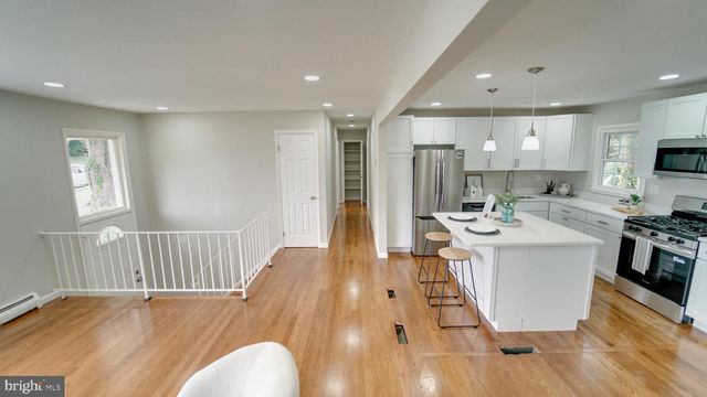 2208 PRINCESS ANNE LN, Woodbridge, VA 22191