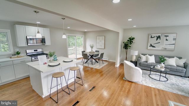2208 PRINCESS ANNE LN, Woodbridge, VA 22191