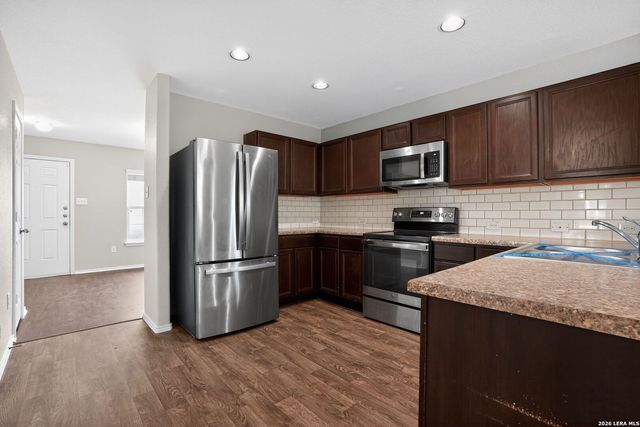 6523 Port Elizabeth, Converse, TX 78109