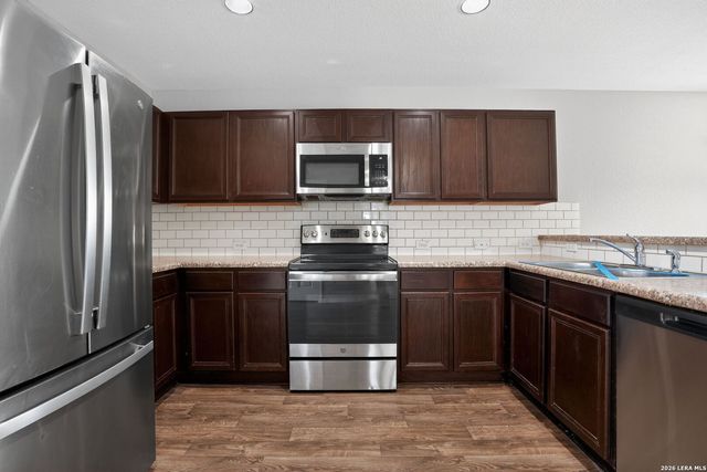 6523 Port Elizabeth, Converse, TX 78109