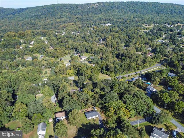 8 POLLY TRL, Fairfield, PA 17320