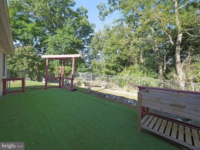 8 POLLY TRL, Fairfield, PA 17320